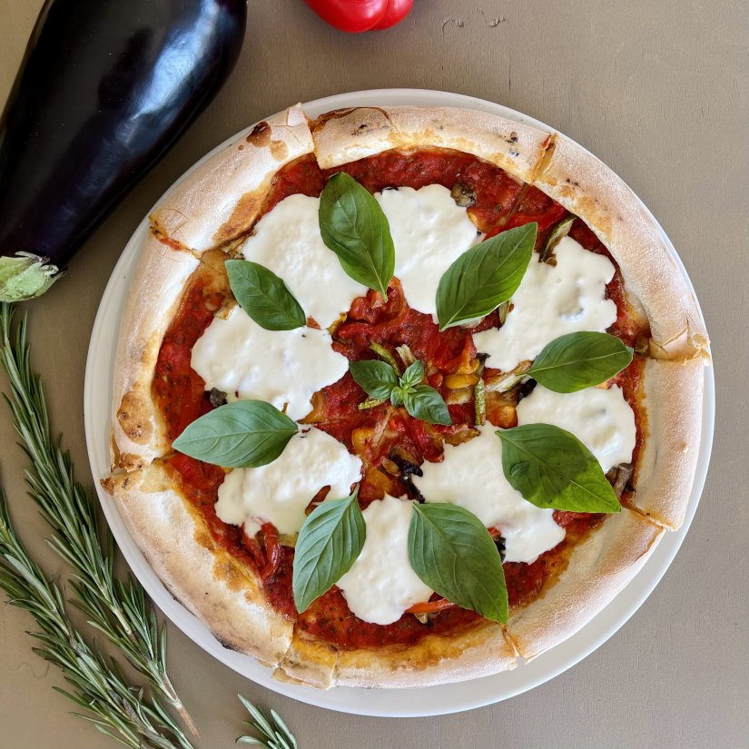 Пицца с овощами и сыром "Страчателла" | Истринская Сыроварня ОЛЕГА СИРОТЫ